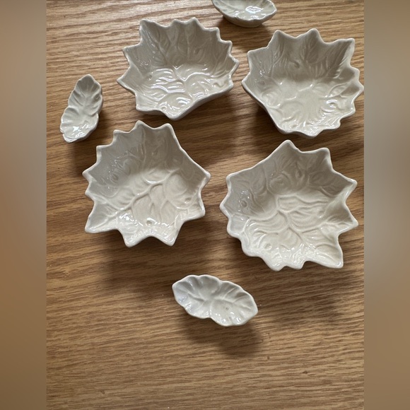 Set Of 4 Soy Sauce Dishes & 4 Chop Stick Rests Leaf Shape & Pattern - Picture 2 of 7